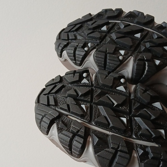 Oboz Women's Sawtooth II Low Hiking Shoe - Picture 13 of 16